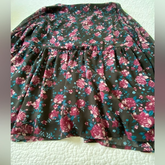 Torrid Bohemian Black Floral V-Neck Blouse Peplum Wide Bell Sleeves Size 2​ - Picture 9 of 13